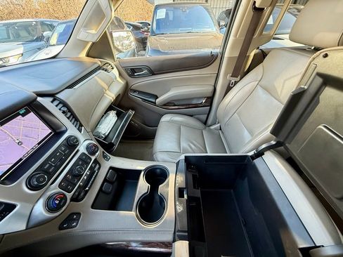 Used 2018 GMC Yukon SLT w/ Open Road Package image 17