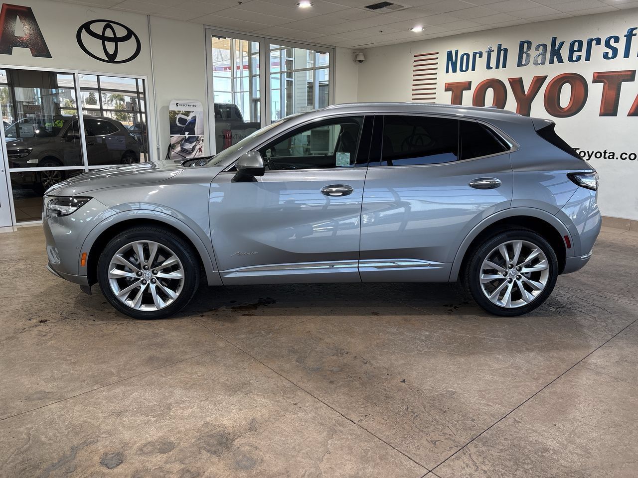 Used 2023 Buick Envision Avenir AWD/4WD image 7