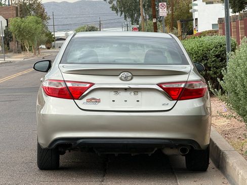 Used 2017 Toyota Camry SE FWD image 5