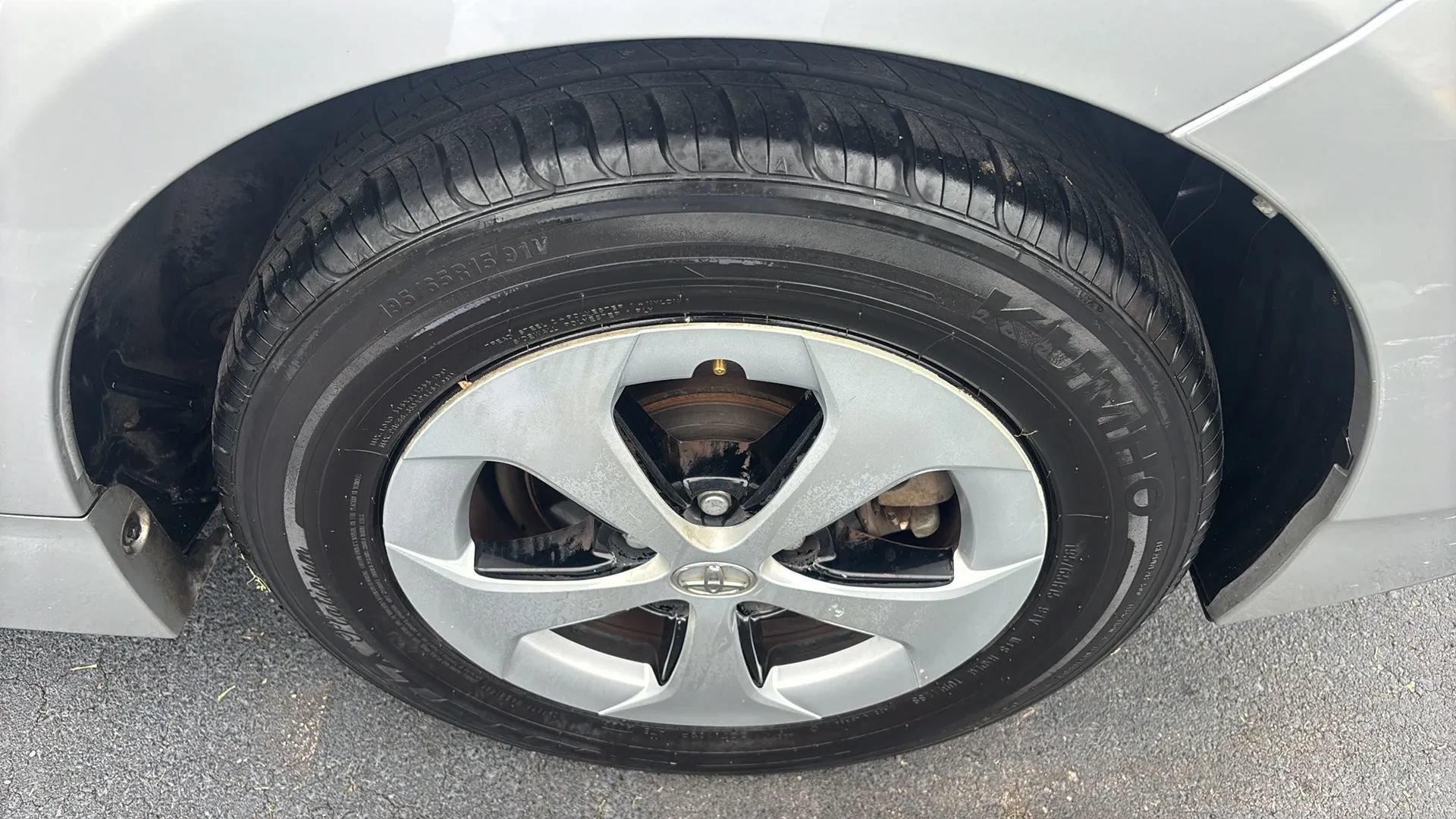Used 2013 Toyota Prius Three FWD image 30