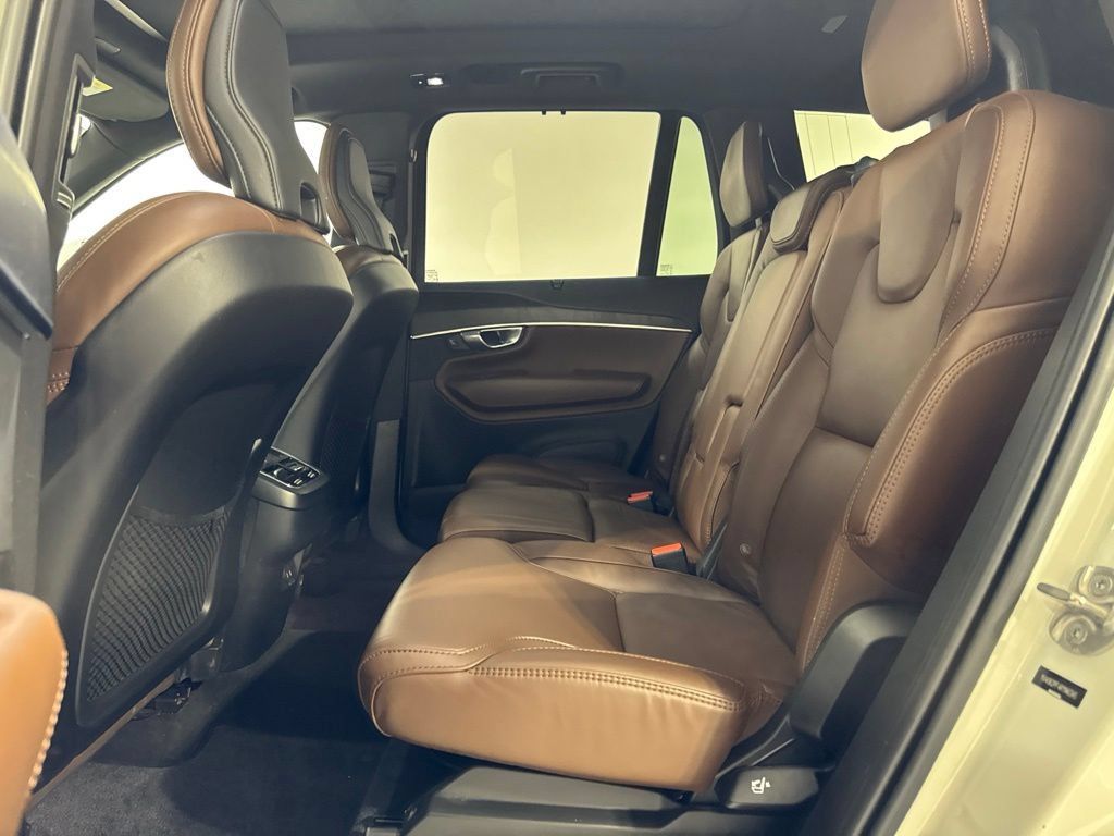 Certified 2024 Volvo XC90 B6 Ultimate w/ Protection Package Premier AWD/4WD image 22