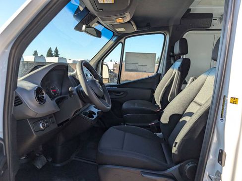 Used 2024 Mercedes-Benz Sprinter 3500 image 23