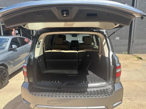 Used 2022 Nissan Armada Platinum w/ Captain's Chairs Package RWD image 9