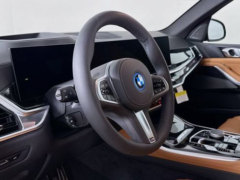 New 2026 BMW X5 xDrive50e w/ M Sport Package AWD/4WD image 11