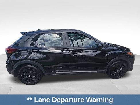 Used 2023 Nissan Kicks SR w/ SR Premium Package FWD image 8
