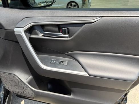 Used 2022 Toyota RAV4 SE AWD/4WD image 22