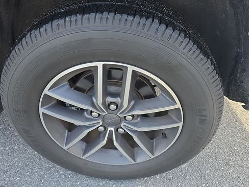 Used 2021 Jeep Grand Cherokee Limited w/ Premium Lighting Group image 21