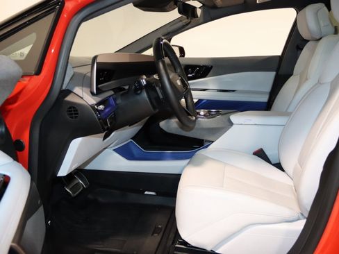 Used 2025 Cadillac Optiq Sport 2 w/ LPO, Floor Liner Package image 43