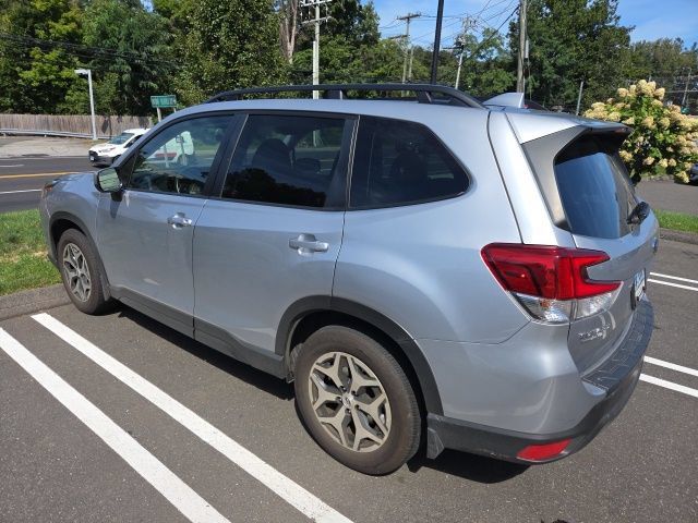 Used 2023 Subaru Forester Premium AWD/4WD image 18