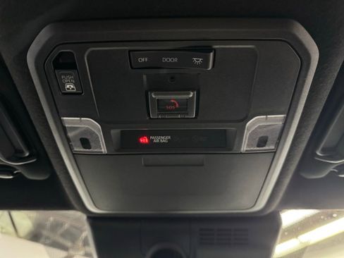 Used 2025 Toyota 4Runner TRD Off-Road image 19