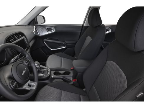 Used 2025 Kia Soul LX w/ LX Technology Package FWD image 6