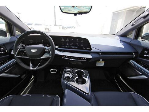 New 2026 Cadillac Optiq Sport 2 w/ LPO, ONYX Package AWD/4WD image 9