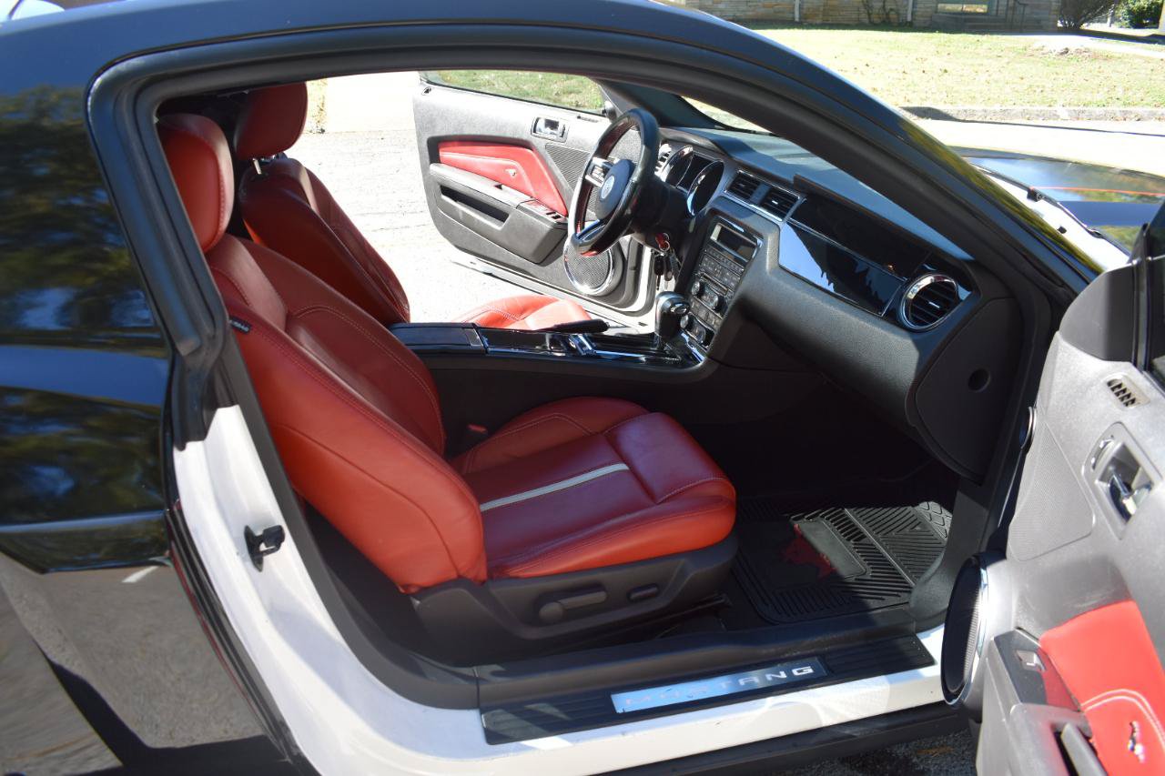 Used 2010 Ford Mustang GT Premium RWD image 21