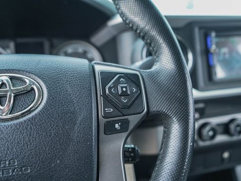 Used 2016 Toyota Tacoma SR5 image 21