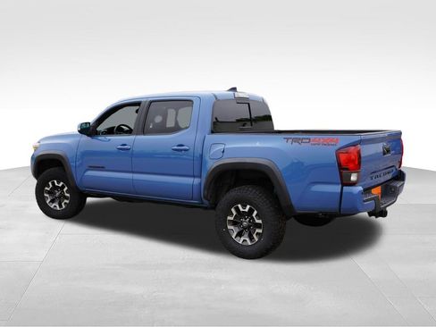 Used 2019 Toyota Tacoma TRD Off-Road AWD/4WD image 8