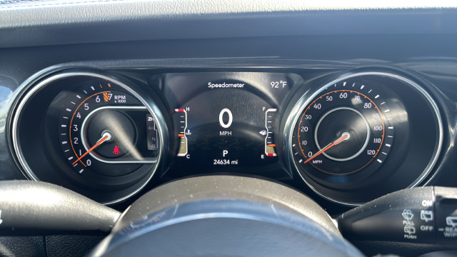 Used 2023 Jeep Wrangler Unlimited Sahara AWD/4WD image 18