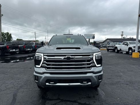 Certified 2025 Chevrolet Silverado 3500 High Country w/ Technology Package AWD/4WD image 8