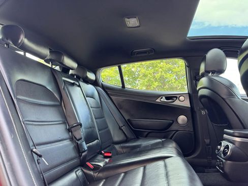 Used 2018 Kia Stinger GT2 RWD image 29