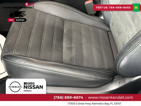 Used 2024 Mitsubishi Outlander FWD image 16