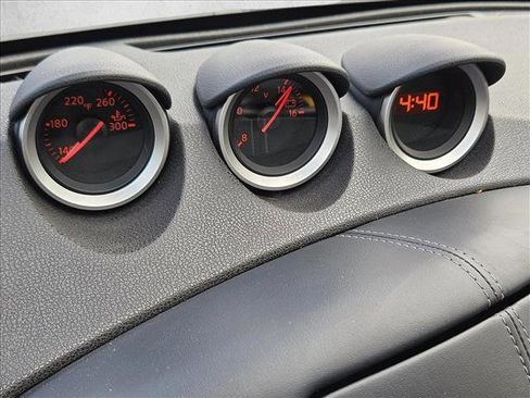 Used 2011 Nissan 370Z w/ Sport Pkg image 10
