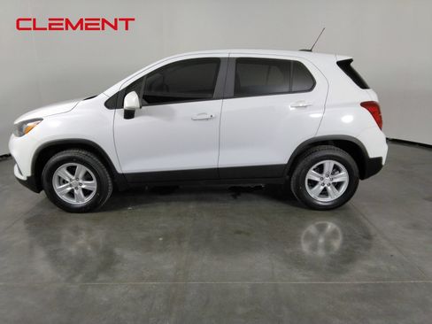 Used 2022 Chevrolet Trax LS AWD/4WD image 8