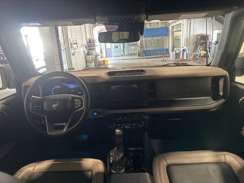 Used 2022 Ford Bronco Wildtrak image 15