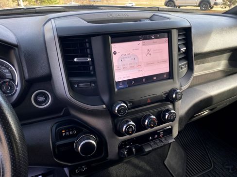 Used 2024 RAM 2500 Tradesman w/ Chrome Appearance Group image 18