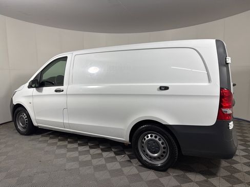 Used 2016 Mercedes-Benz Metris image 2