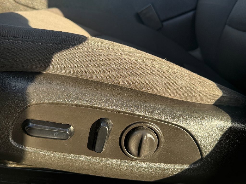 Used 2021 Chevrolet Malibu LT FWD image 10