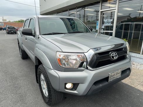 Used 2014 Toyota Tacoma 4x4 Double Cab w/ TRD Off-Road Package image 2