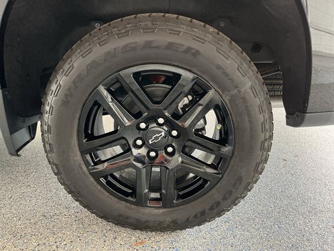 New 2026 Chevrolet Silverado 1500 High Country w/ Midnight Edition AWD/4WD image 32