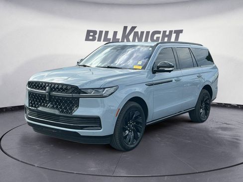 Certified 2025 Lincoln Navigator Reserve w/ Jet Appearance Package AWD/4WD image 1