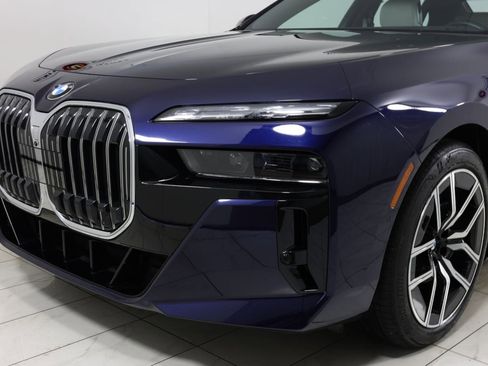 Used 2023 BMW 760i xDrive image 44