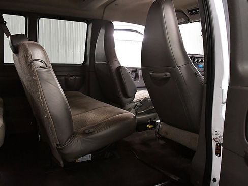 Used 2025 Chevrolet Express 3500 LT w/ LT Preferred Equipment Group image 23