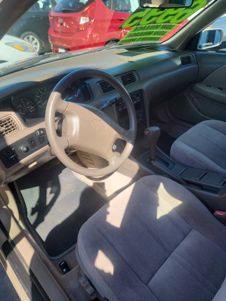 Used 1998 Toyota Camry LE FWD image 5