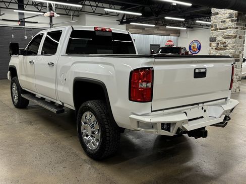 Used 2018 GMC Sierra 2500 Denali image 8