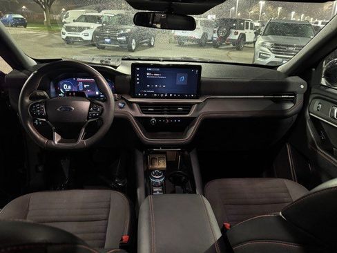 Certified 2025 Ford Explorer ST-Line w/ ST-Line Street Pack image 26