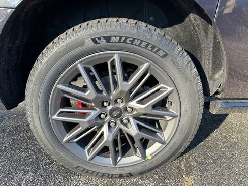 New 2025 Ford Expedition Max Platinum w/ Stealth Performance Package AWD/4WD image 17