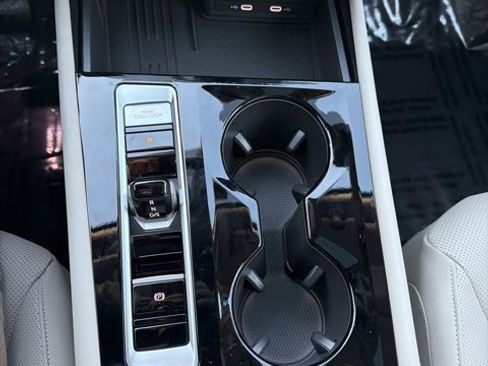 New 2026 Volkswagen Atlas SE image 12