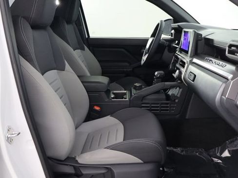 Used 2025 Toyota Tacoma TRD Sport AWD/4WD image 18
