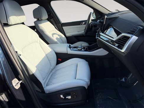 Certified 2026 BMW X5 xDrive40i w/ M Sport Package image 15