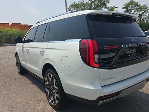 Used 2026 Ford Expedition Platinum w/ Platinum Ultimate Package AWD/4WD image 4