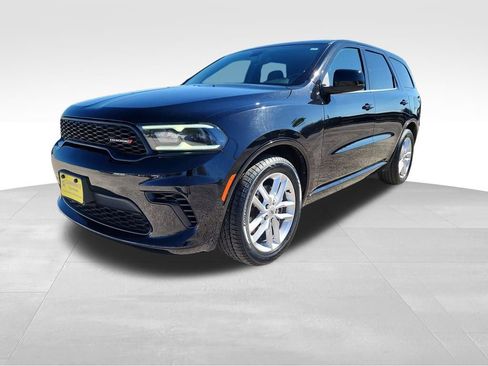 Used 2023 Dodge Durango GT image 3