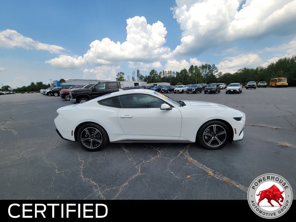 Used 2025 Ford Mustang Coupe RWD image 8