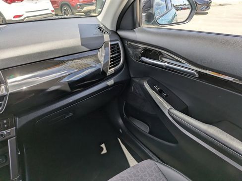 Certified 2025 Kia Seltos S FWD image 17