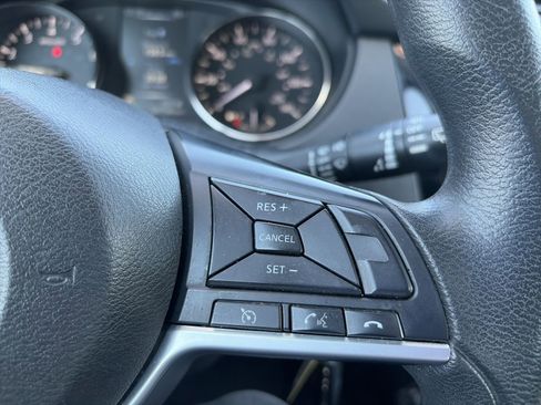 Used 2017 Nissan Rogue S image 22