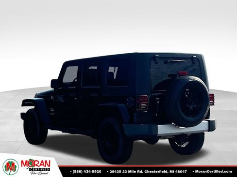 Used 2009 Jeep Wrangler Unlimited Sahara w/ Dual Top Group AWD/4WD image 4