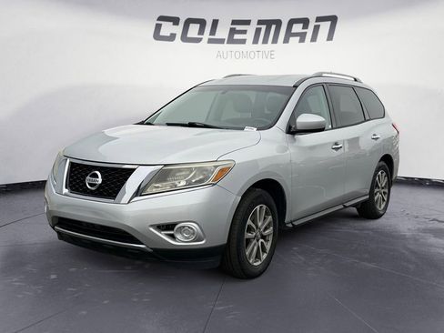 Used 2014 Nissan Pathfinder SV image 1