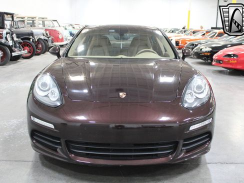 Used 2014 Porsche Panamera image 2