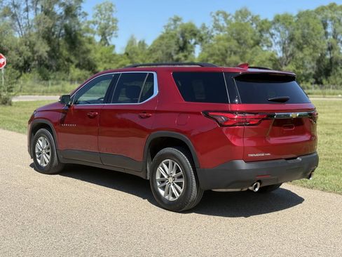 Used 2023 Chevrolet Traverse LT AWD/4WD image 7